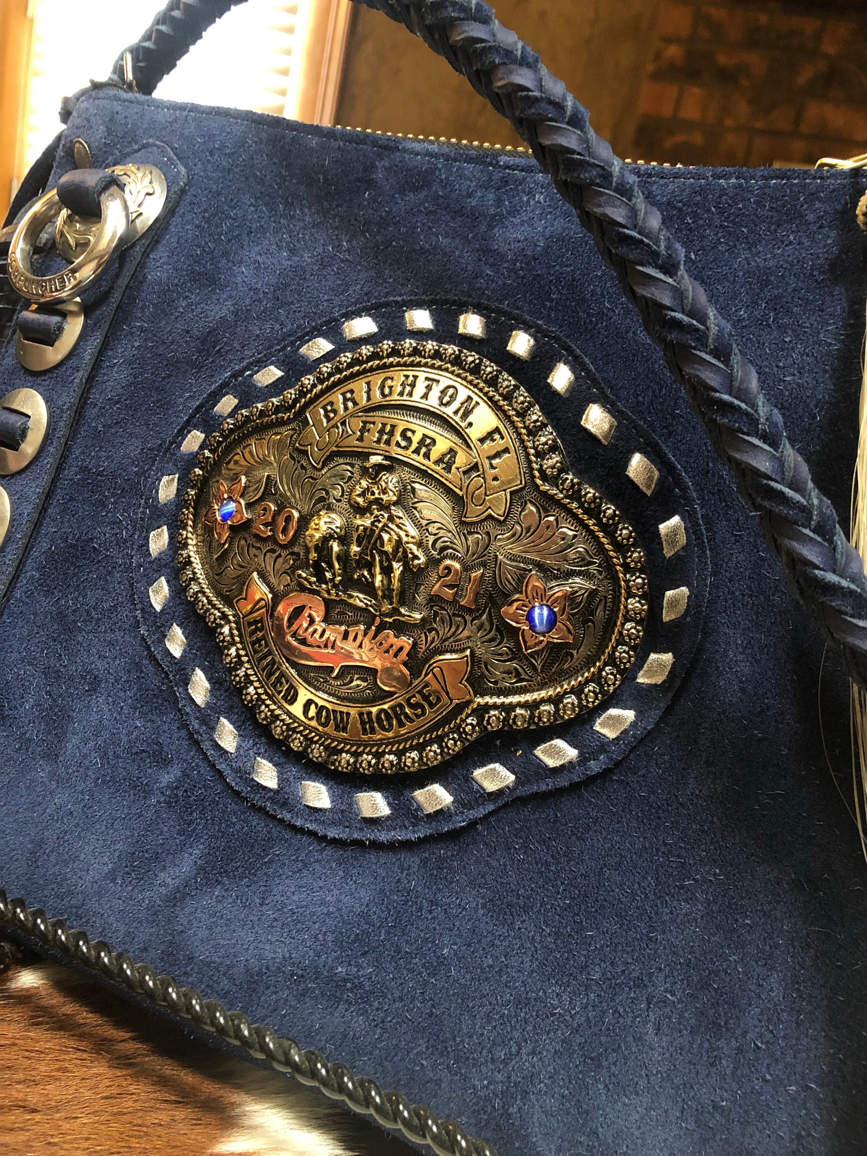 Trophy Buckle Mount (only with purchase of a purse)